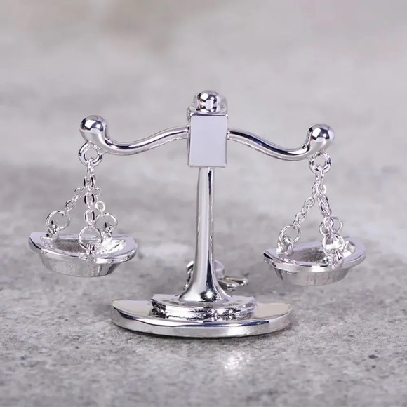 VQ Justice Balance Brooch - Picture 2 of 7